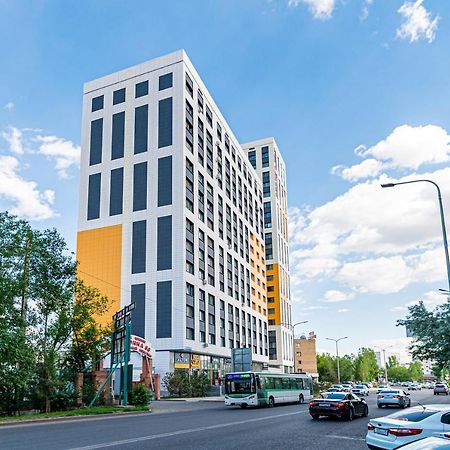 Золотой Квадрат Астаны Appartement Astana Buitenkant foto