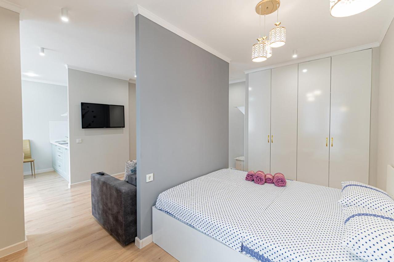 Золотой Квадрат Астаны Appartement Astana Buitenkant foto